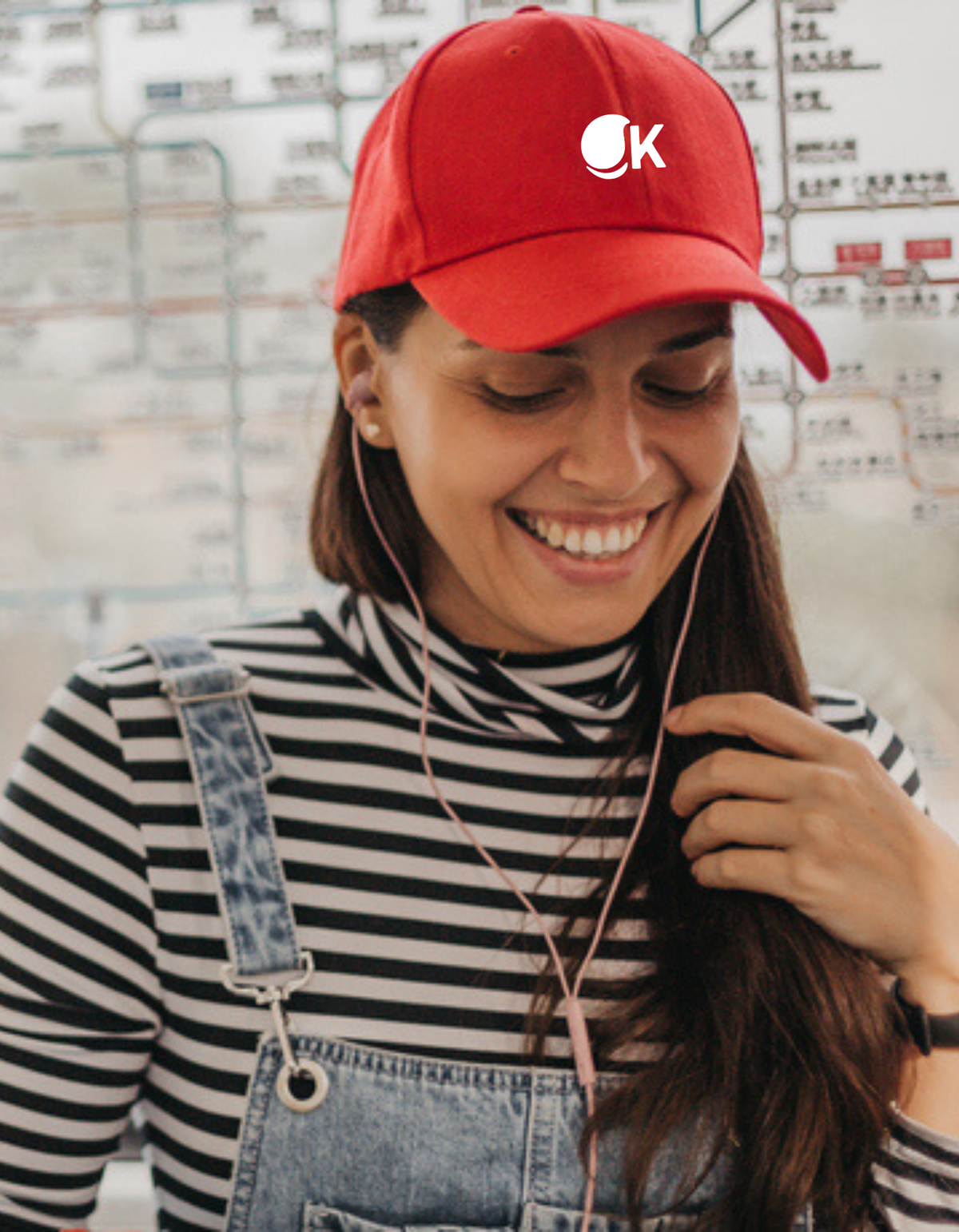 Gorra Fucsia con Logo Blanco